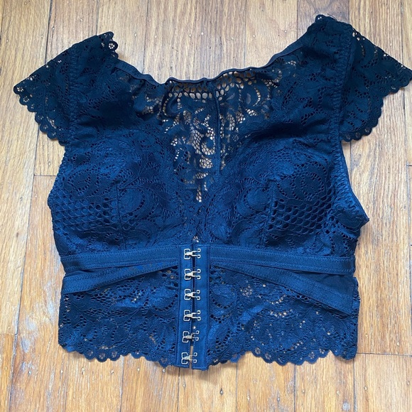 2 for $20 🌸 Lace Bra Top from La Senza - Picture 1 of 3